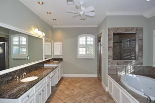 6215 Sutherland Square, Houston, TX 77081 - Photo 6