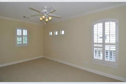 6215 Sutherland Square, Houston, TX 77081 - Photo 14