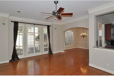 6215 Sutherland Square, Houston, TX 77081 - Photo 18