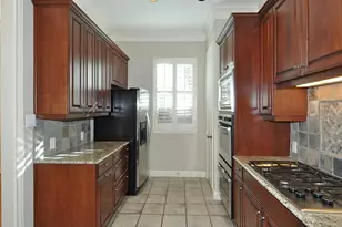 6215 Sutherland Square, Houston, TX 77081 - Photo 2