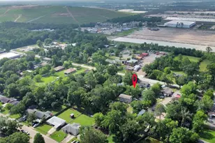 9211 N Green River Dr, Houston, TX 77078 - Photo 2