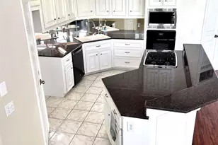807 Kipp Ave, Kemah, TX 77565 - Photo 4