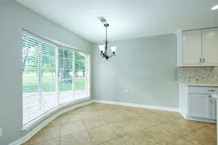 7403 Tall Pines Dr, Houston, TX 77088 - Photo 10