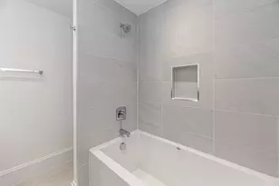 1701 Hermann Dr, Houston, TX 77004 - Photo 20