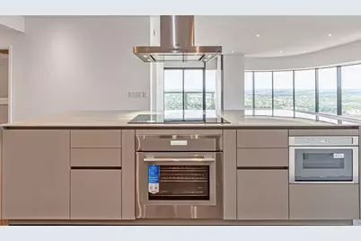 1701 Hermann Drive #34L, Houston, TX 77004 - Photo 10