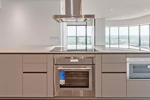 1701 Hermann Dr, Houston, TX 77004 - Photo 10