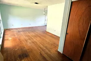 219 Carnation St, Lake Jackson, TX 77566 - Photo 8