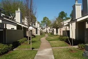 11983 Bob White Dr, Houston, TX 77035 - Photo 22