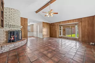 8834 Sandstone St, Houston, TX 77036 - Photo 4