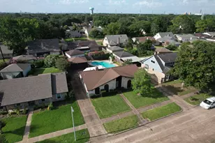 8834 Sandstone St, Houston, TX 77036 - Photo 26