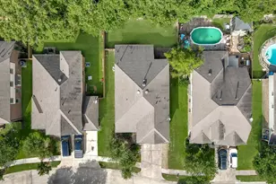 6707 Hunters Creek Ln, Baytown, TX 77521 - Photo 32