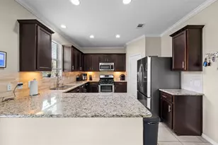 2245 Maple Point Dr N, Conroe, TX 77301 - Photo 4