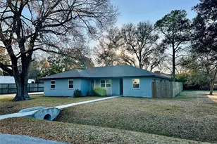 2406 Lynn Dr, Pearland, TX 77581 - Photo 4