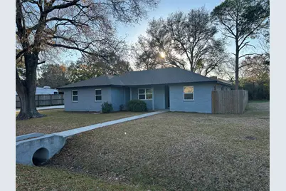 2406 Lynn Drive, Pearland, TX 77581 - Photo 1