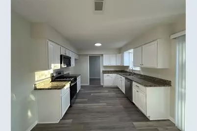 2406 Lynn Drive, Pearland, TX 77581 - Photo 10