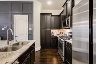 8418 Oak Leaf Point Dr, Houston, TX 77055 - Photo 4