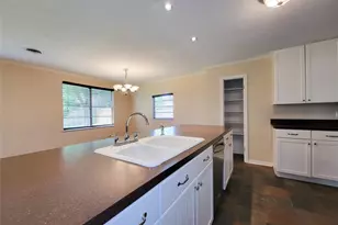 1430 Cheshire Ln, Houston, TX 77018 - Photo 6