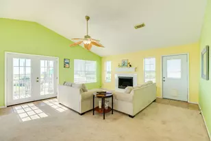 118 Lindrose St, Freeport, TX 77541 - Photo 4