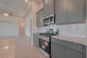 1070 Comal Trl, Dayton, TX 77535 - Photo 18