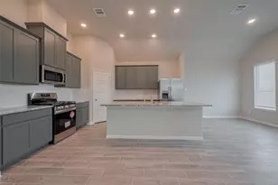 1070 Comal Trl, Dayton, TX 77535 - Photo 14