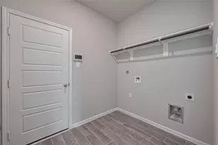 1070 Comal Trl, Dayton, TX 77535 - Photo 22