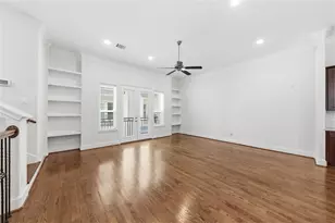 960 W 24th St, Houston, TX 77008 - Photo 16
