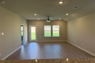 1717 San Jacinto Dr, Brenham, TX 77833 - Photo 4