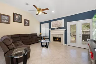 9046 Fairbloom Ln, Houston, TX 77040 - Photo 10