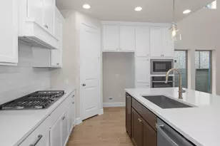 6725 Hillside View Ln, League City, TX 77546 - Photo 12