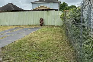 304 Lockwood Dr, Houston, TX 77011 - Photo 22