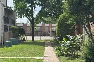 10501 South Dr, Houston, TX 77099 - Photo 4