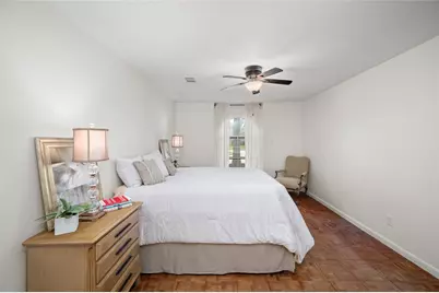 1906 Spillers Lane, Houston, TX 77043 - Photo 8