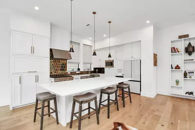 2303 Yupon Street, Houston, TX 77006 - Photo 18