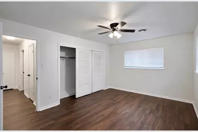 205 E Crestmont Drive, Alvin, TX 77511 - Photo 14