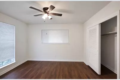 205 E Crestmont Drive, Alvin, TX 77511 - Photo 12