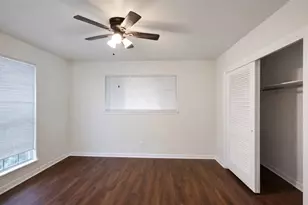 205 E Crestmont Dr, Alvin, TX 77511 - Photo 12