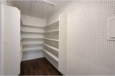 205 E Crestmont Drive, Alvin, TX 77511 - Photo 8