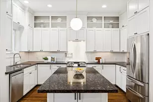 333 W 22nd St, Houston, TX 77008 - Photo 16