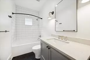 333 W 22nd St, Houston, TX 77008 - Photo 32