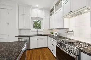 333 W 22nd St, Houston, TX 77008 - Photo 18