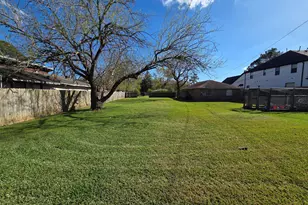 8922 Carousel Ln, Houston, TX 77080 - Photo 10