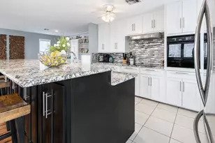 238 Bamaku Bend, Tiki Island, TX 77554 - Photo 20