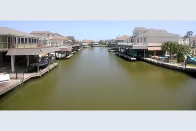 238 Bamaku Bend, Tiki Island, TX 77554 - Photo 20