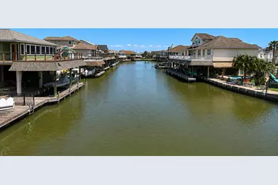 238 Bamaku Bend, Tiki Island, TX 77554 - Photo 4