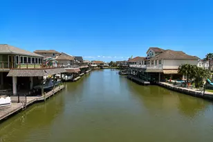 238 Bamaku Bend, Tiki Island, TX 77554 - Photo 4