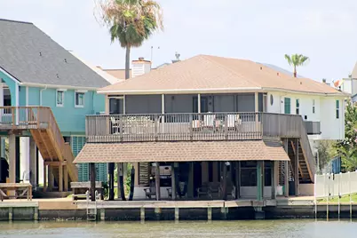 238 Bamaku Bend, Tiki Island, TX 77554 - Photo 1