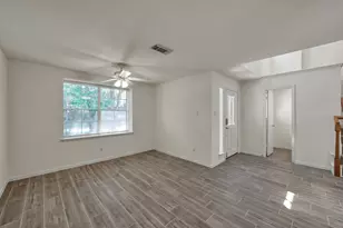 34 S Willow Point Cir, The Woodlands, TX 77382 - Photo 6