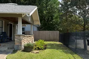1124 Bomar St, Houston, TX 77006 - Photo 4