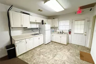 4516 Katy Fwy, Houston, TX 77007 - Photo 8