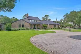 1208 Tall Pines Dr, Friendswood, TX 77546 - Photo 2